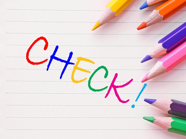 色鉛筆で「CHECK!」と書いたイメージ図