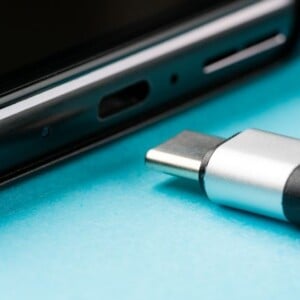 USB Type-C のケーブルの選び方「USB 2.0／3.0 ／3.1 ／3.2」の違い。急速充電できるのはどれ？
