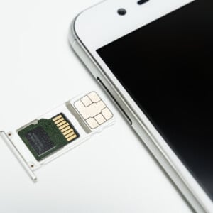 SIMカードとは?種類やメリット・デメリット、選び方のポイントなど基本を解説
