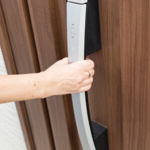 スマートロックは鍵でも開けられる！物理鍵が必要なケースや締め出し対策も紹介