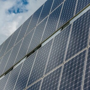 ペロブスカイト太陽電池の実用化はいつ?メリット・デメリット