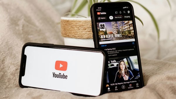 YouTubeをスマートフォンで表示したイメージ