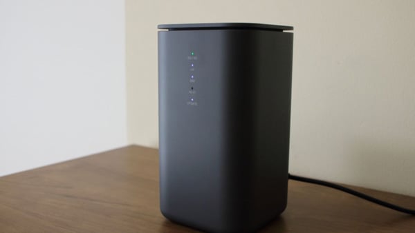 黒いホームルーター