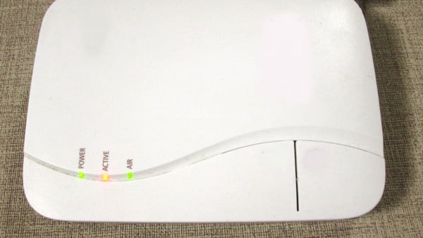 ルーターに電源が入っている様子