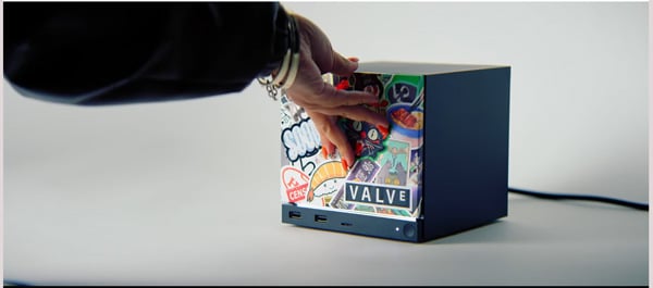 SteamMachineのパネルを交換するシーン