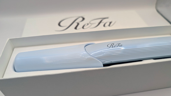 ReFa FINGER IRON ST 箱を開けたところ