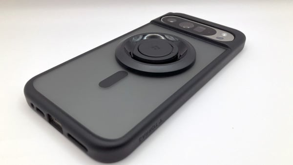 Spigen O-Mag Ringを装着