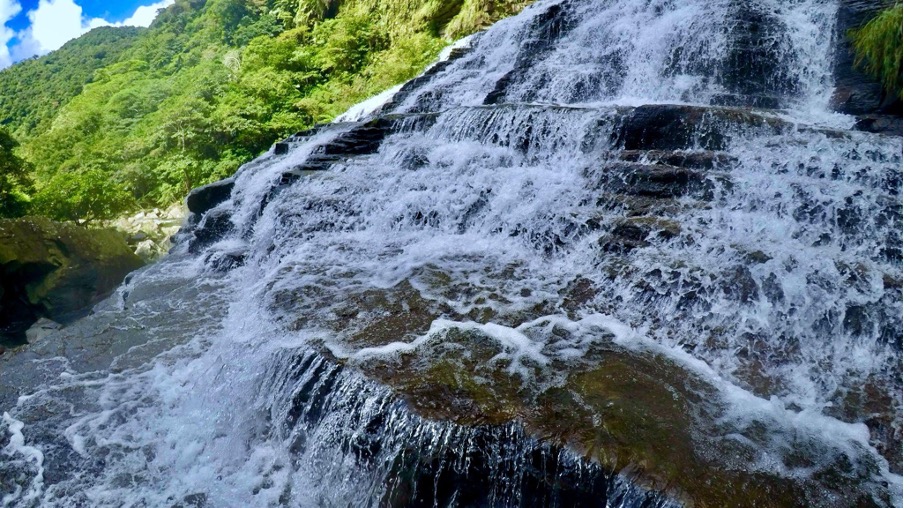 Mayagusuku Waterfall