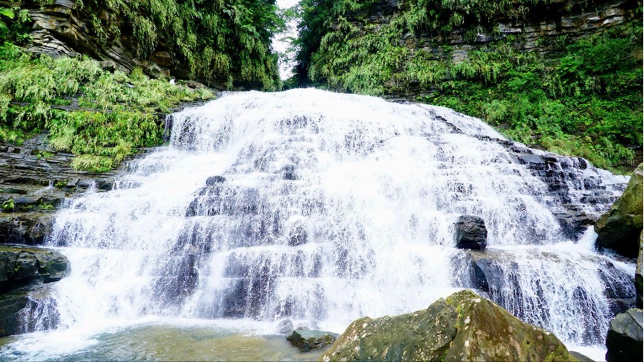 Mayagusuku Waterfall