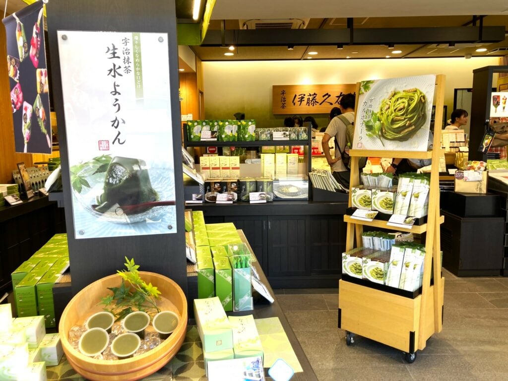 Matcha sweets store Shijo streert Kyoto 抹茶スイーツ店 京都