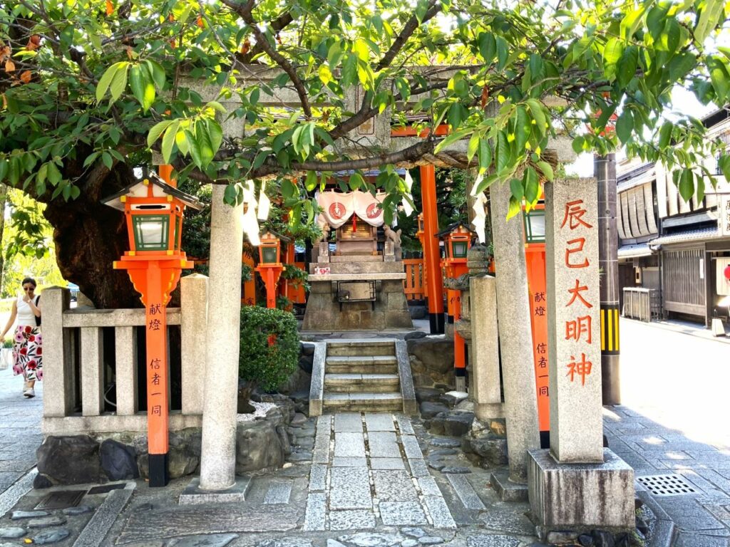 辰巳神社 京都 Tatsumi Shrine Kyoto