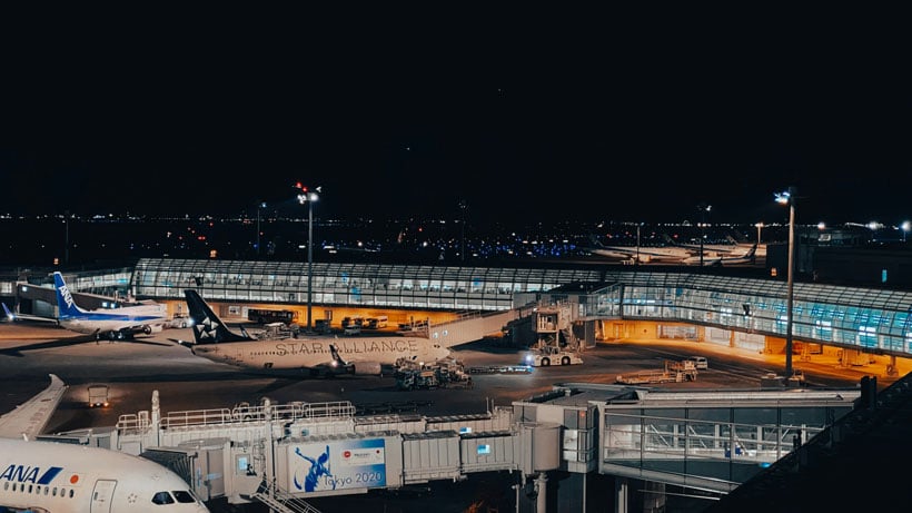 밤의 하네다 공항